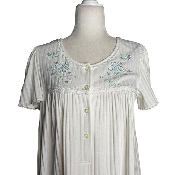 Miss Elaine Classics White Short Sleeve Embroidered Nightgown Small Cotton Blend - Picture 2 of 6